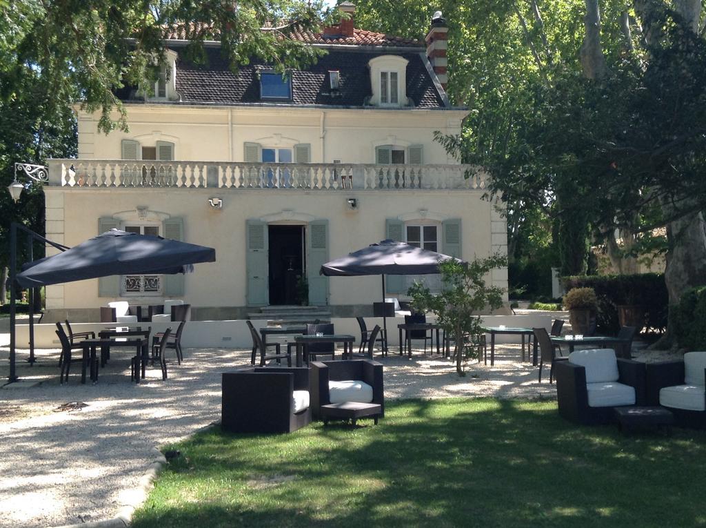 Hostellerie Les Frenes Авиньон Экстерьер фото
