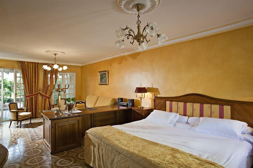 Hostellerie Les Frenes Авиньон Номер фото