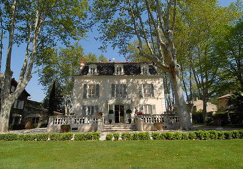 Hostellerie Les Frenes Авиньон Экстерьер фото